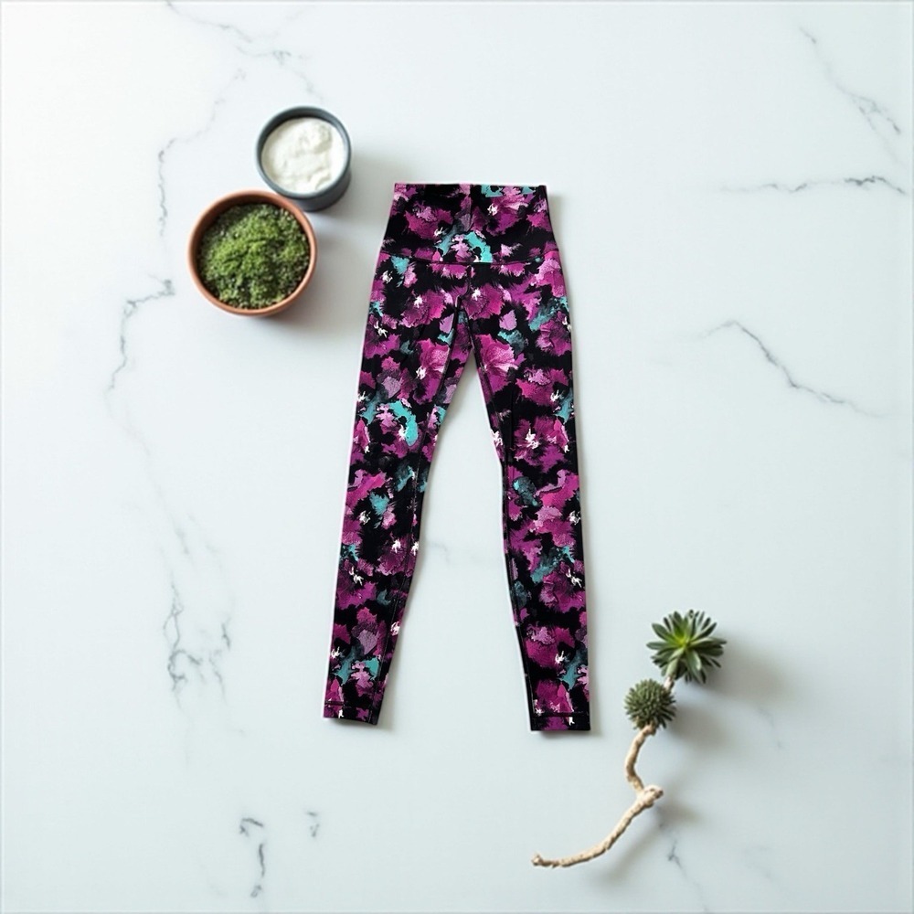 Lululemon Women's Floral  Leggings Pull-On Ankle‎ Purple Size 6